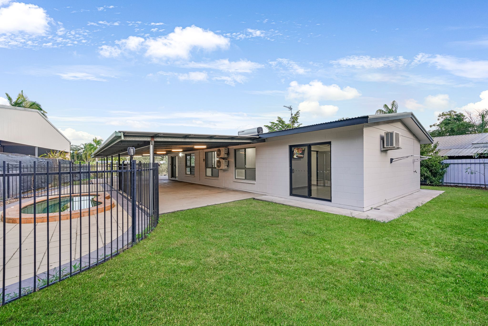 Large modern family home with plunge pool